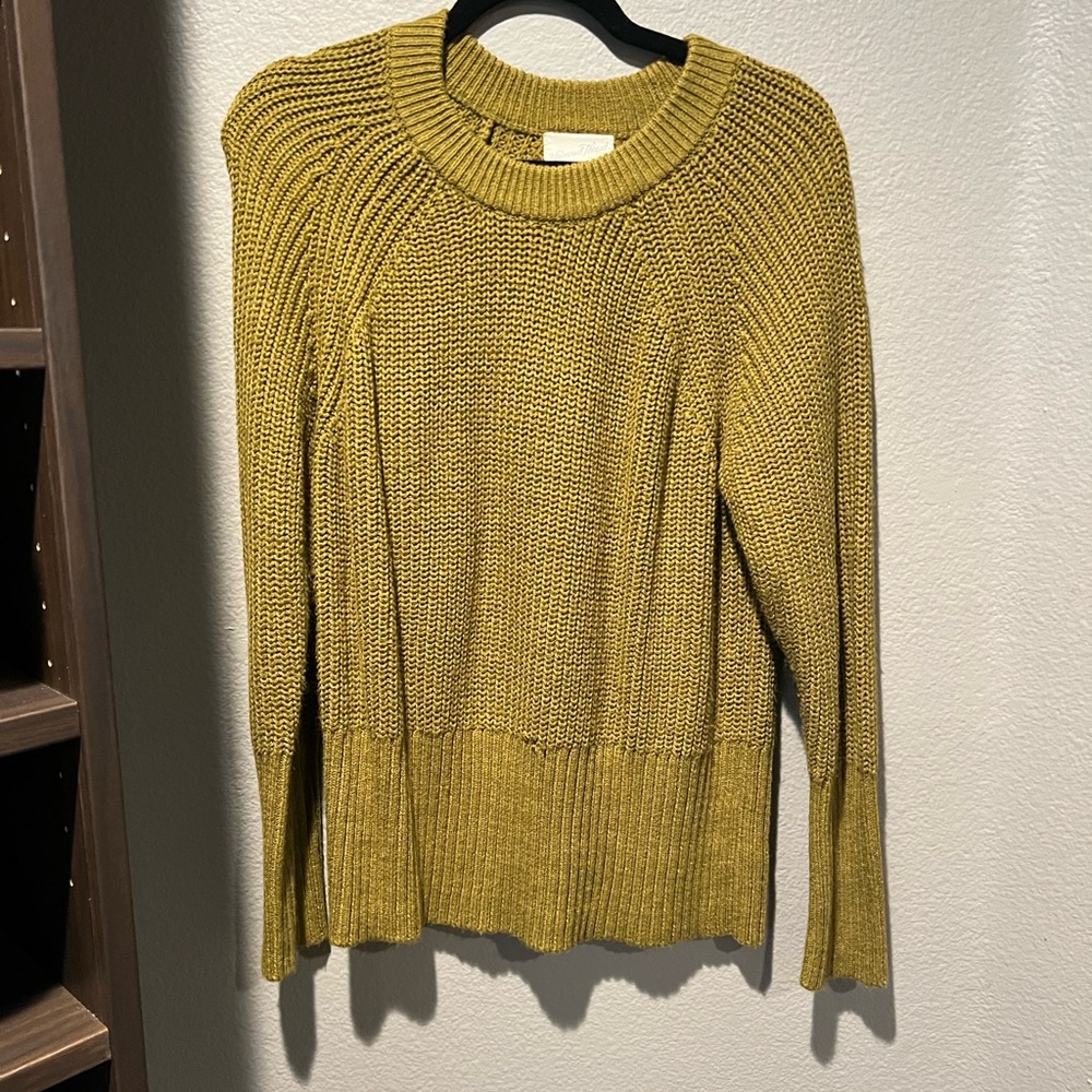 Universal Thread Green Crew Neck Sweater